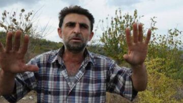 أنا إنسان ماني حيوان… لقاء مع العم أبو فادي الذي ظهر في بدايات الثورة السورية