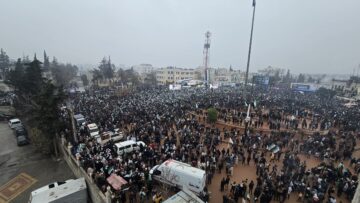 فرحة الأهالي في الذكرى الأولى لتحرير #سوريا وحضورهم للاحتفال بمدينة #إدلب