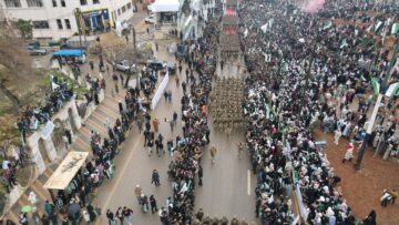 مسير عسكري لقوات وزارة الدفاع في مدينة #إدلب احتفالاً بذكرى تحرير #سوريا