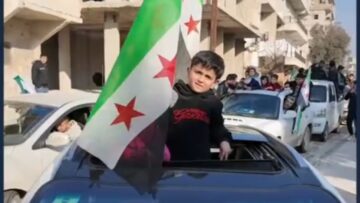 مسير لأهالي حيّ الشيخ مقصود احتفالًا بتحرير الأحياء الجديدة في حلب