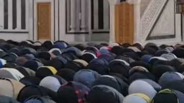 جانب من صلاة التراويح في مسجد عبدالله بن العباس في محافظة حلب