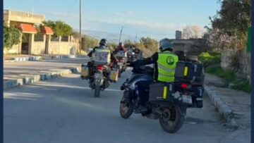 على الدراجات النارية… مجموعة من السياح الأتراك يصلون سوريا متجهين إلى مكة