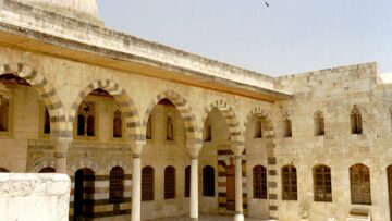 قصر يروي قصة 3 قرون من التاريخ، ماذا تعرف عن قصر العظم في مدينة حماة؟