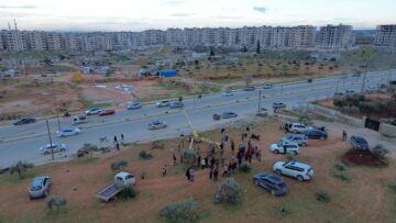 من الجو… أجواء إطلاق مدفع رمضان في مدينة إدلب