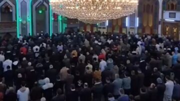 من صلاة التراويح في جامع الرحمن بحي السبيل في مدينة حلب