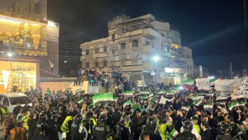 بأجواء وطنية مفعمة بروح انطلاق شرارة الثورة السورية… حمص تحيي الذكرى الخامسة عشرة وسط حضور شعبي واسع